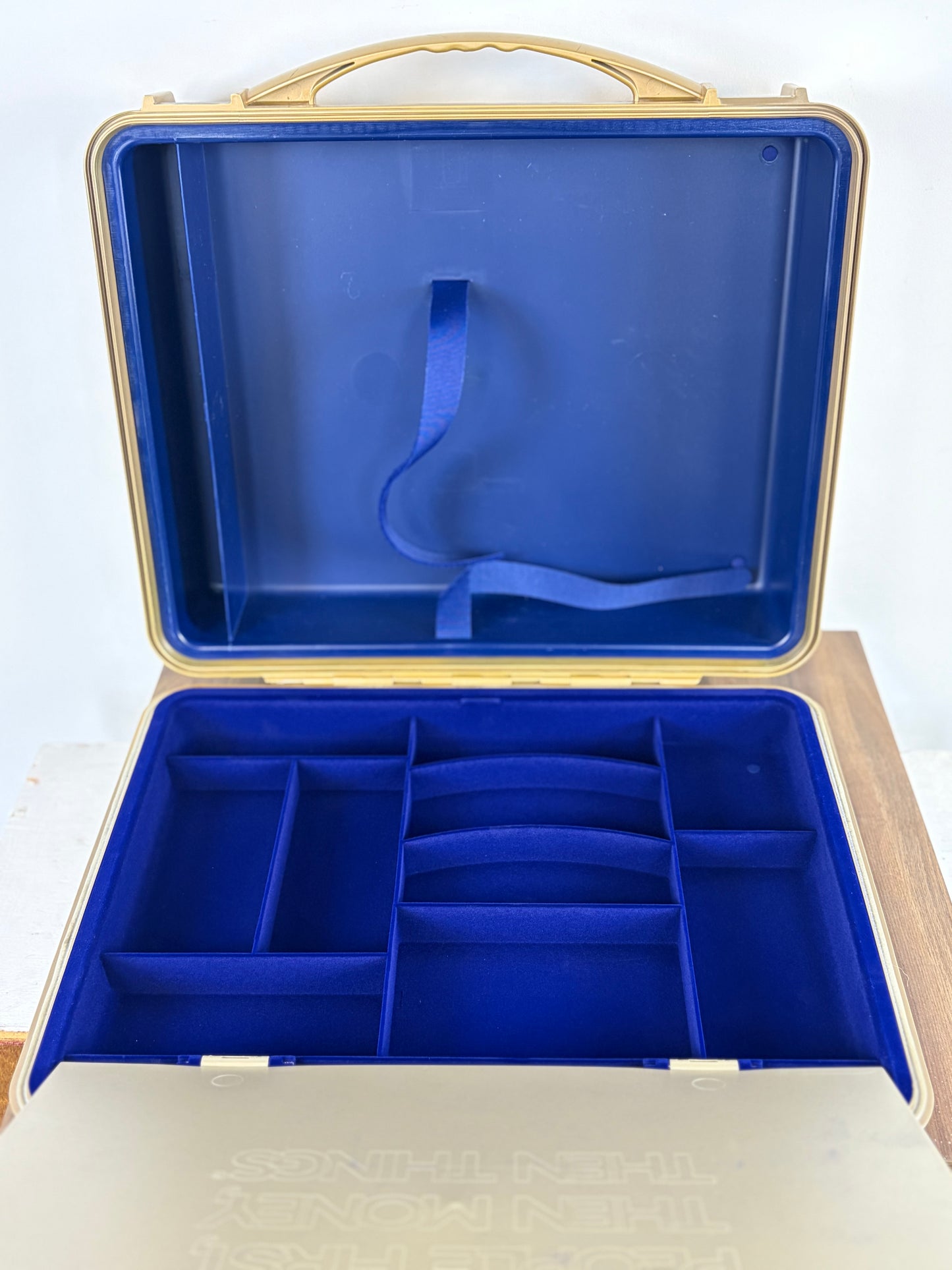 Carpeta Organizadora Financiera Edición Dorada – Suze