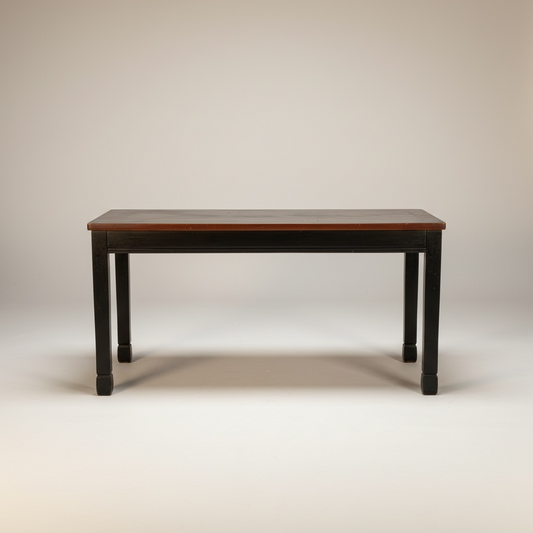 Banquita de madera con cubierta de color, café y base de madera pintada negro, detalles presenta Rayones, en la parte de arriba de la banqueta – Go Vintage