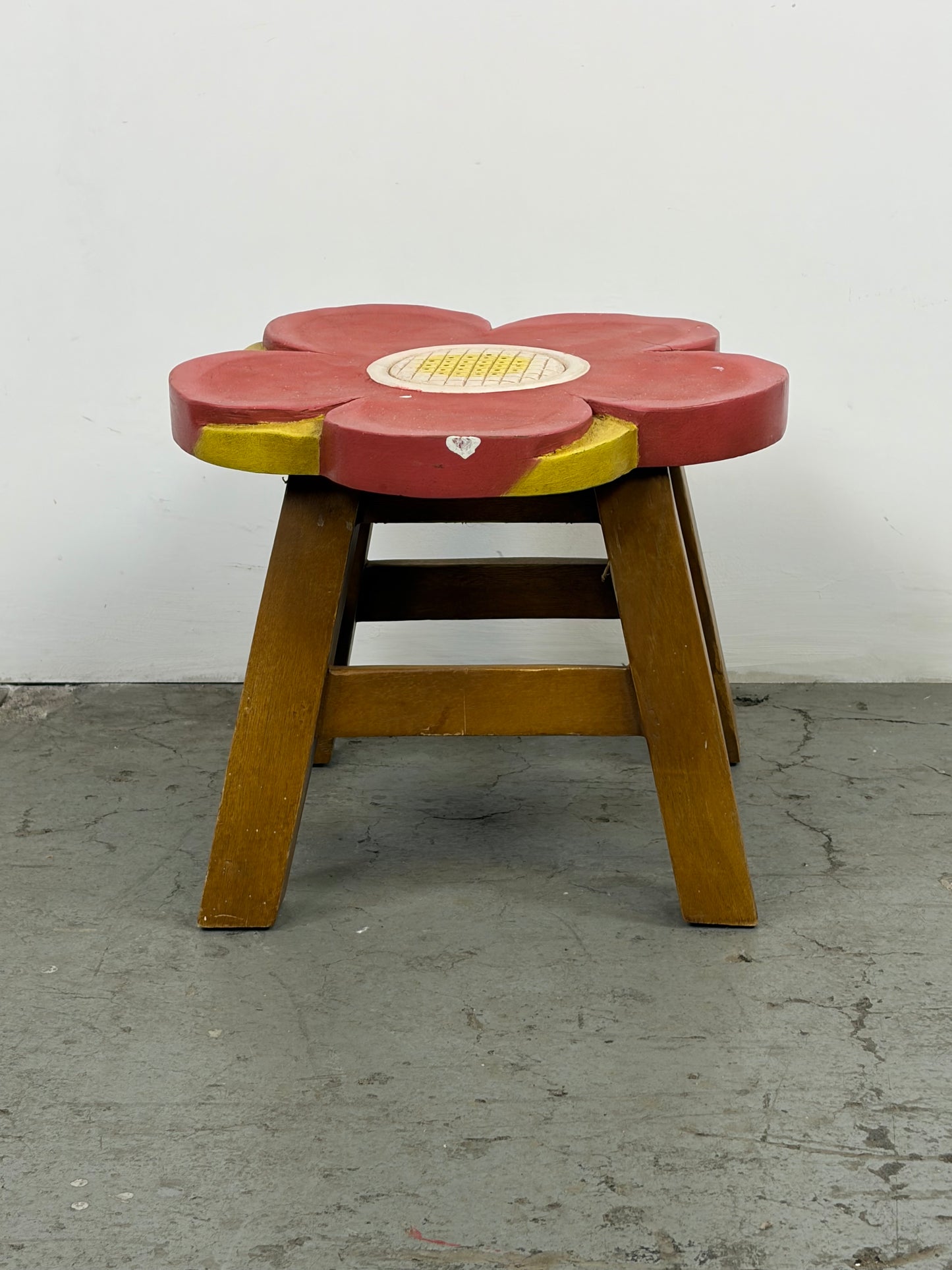 Banqueta Infantil Madera con Flor Roja