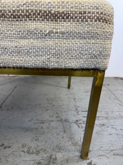 Otomana Rectangular con Alfombra Beige
