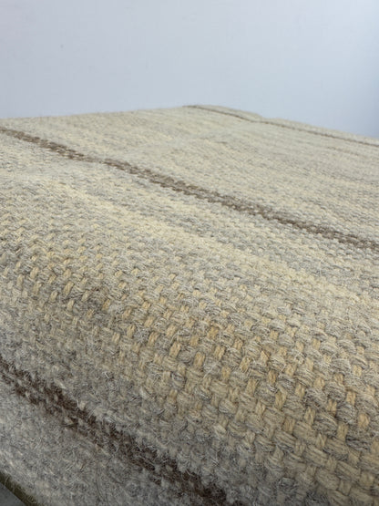 Otomana Rectangular con Alfombra Beige