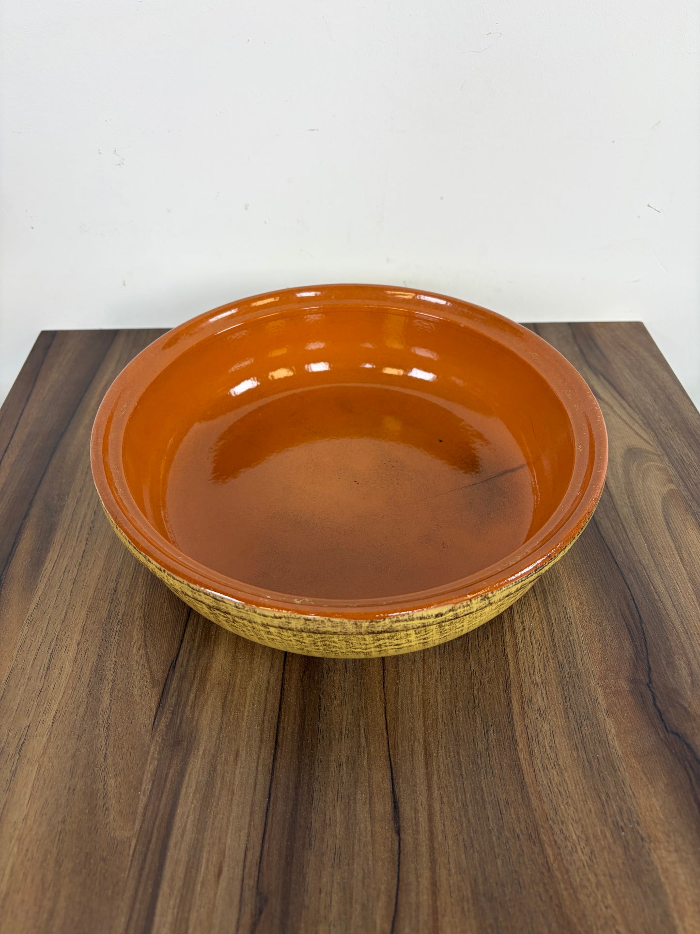 Cuenco de cerámica, esmaltada de color terracota