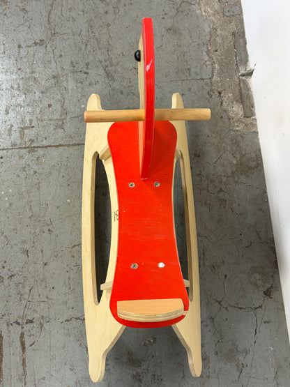 Caballo Balancín Hape Madera – Rojo