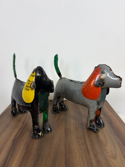 Esculturas de Perro en Metal Reciclado