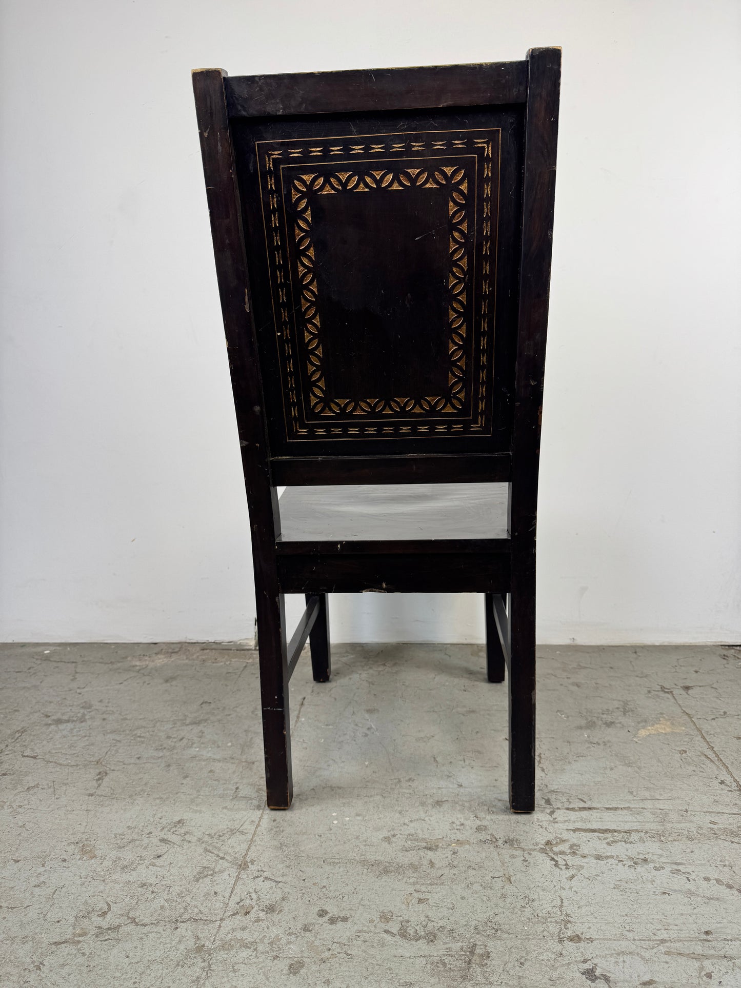 Silla Clásica Madera con Respaldo Alto