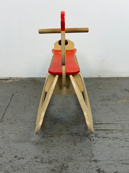 Caballo Balancín Hape Madera – Rojo