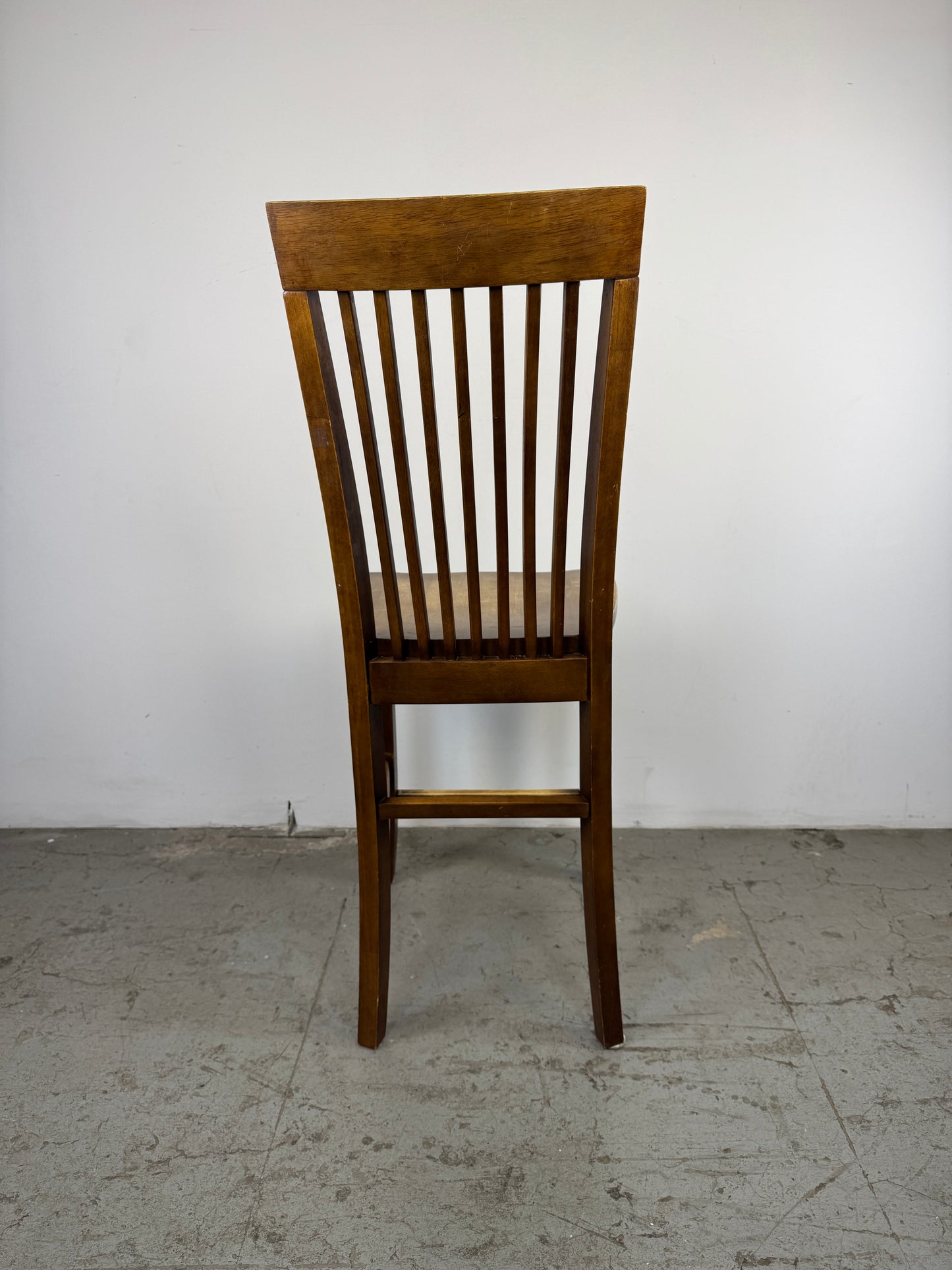 Silla de Madera con Respaldo Alto – x2