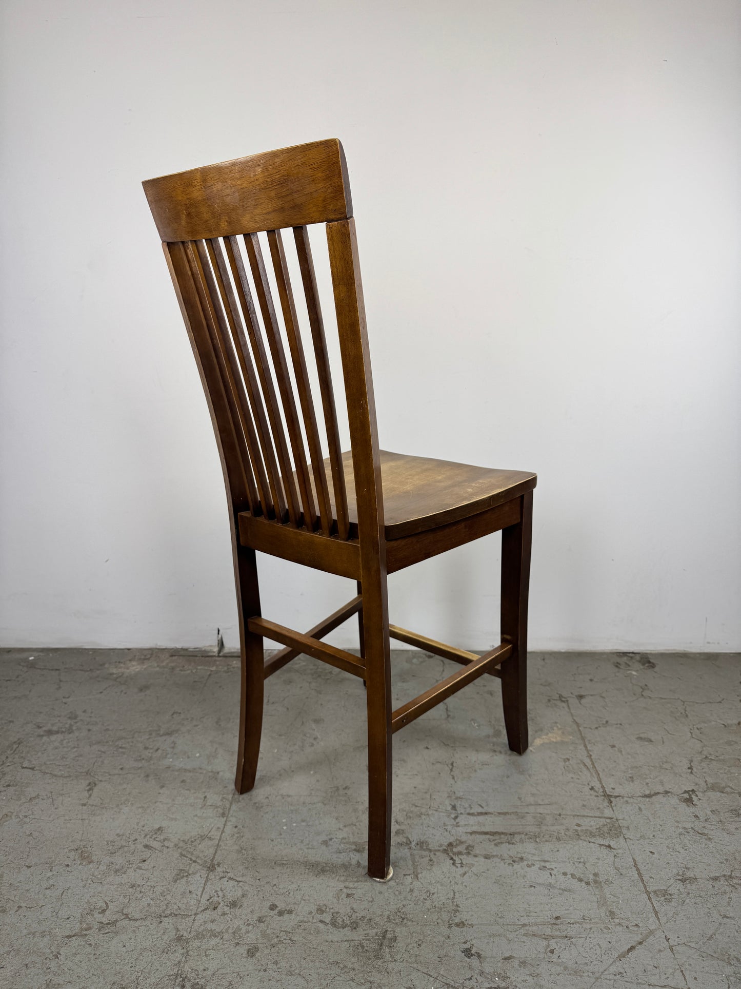 Silla de Madera con Respaldo Alto – x2