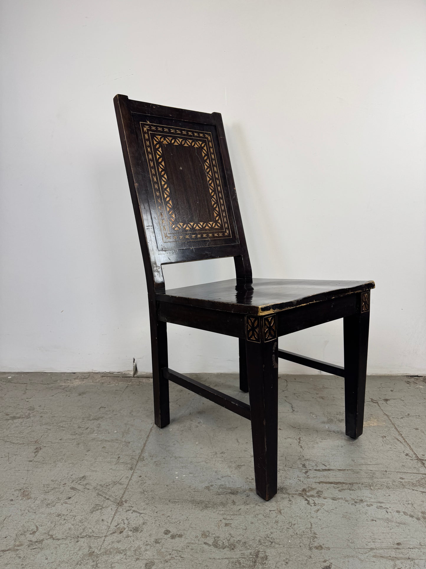 Silla Clásica Madera con Respaldo Alto
