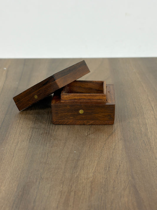 Joyero de Madera Tallado con Terciopelo