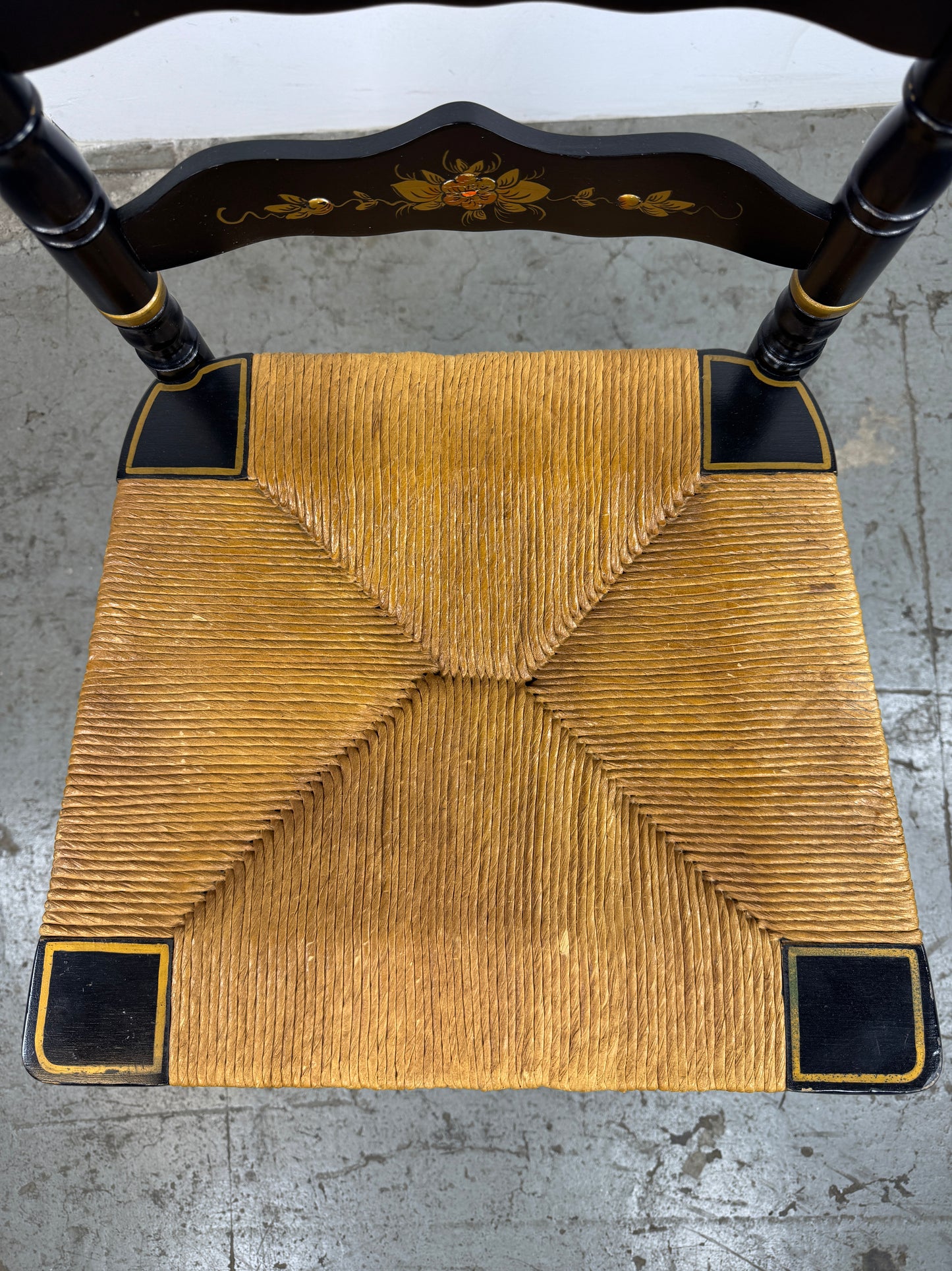 Silla Hitchcock, con respaldo de escalera, acabado e