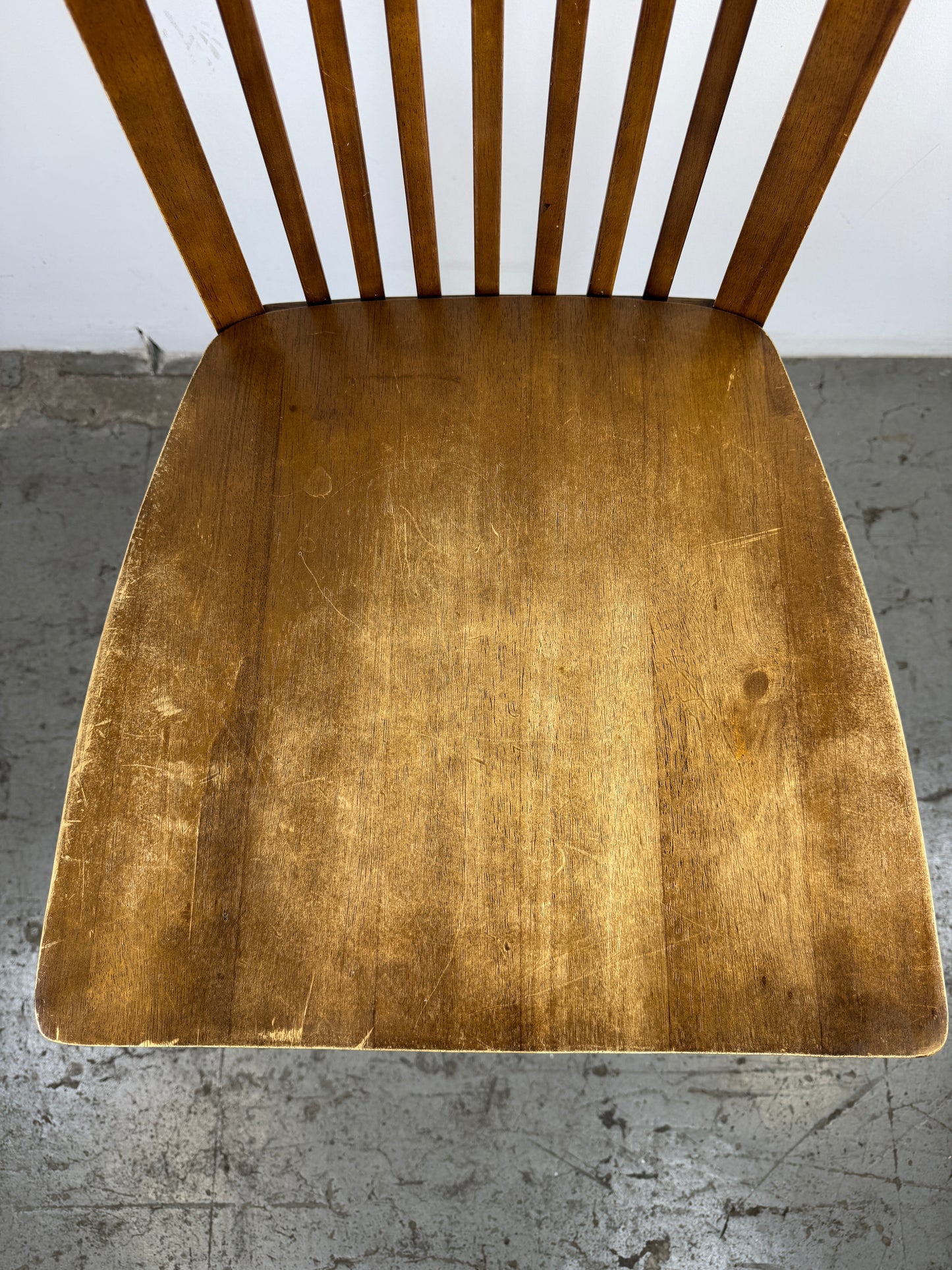 Silla de Madera con Respaldo Alto – x2
