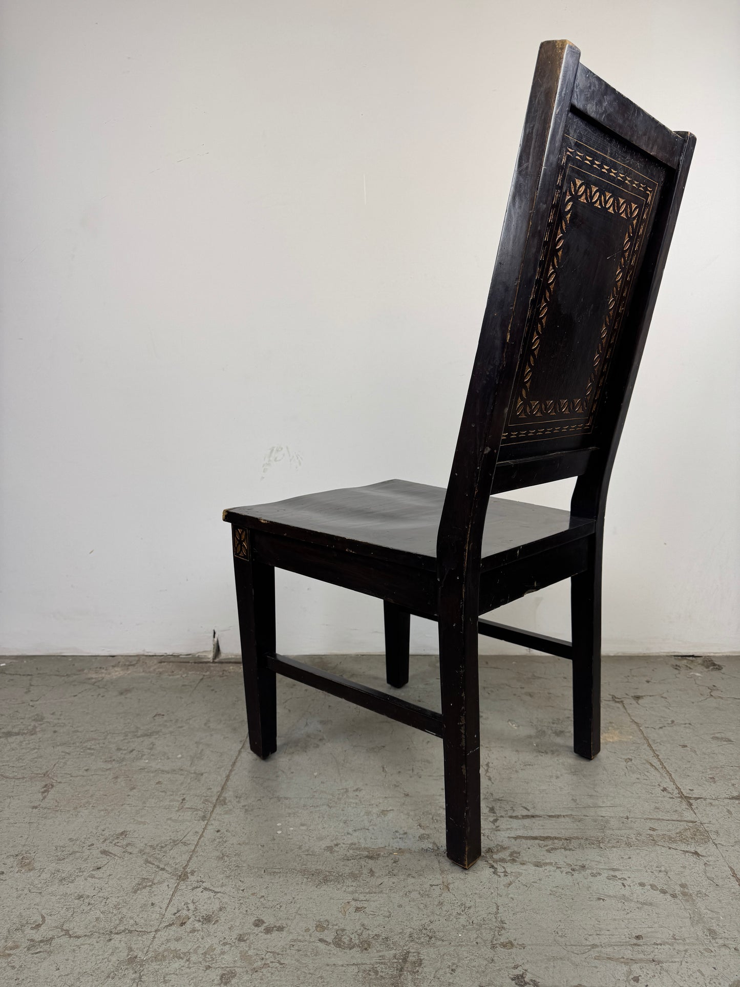 Silla Clásica Madera con Respaldo Alto