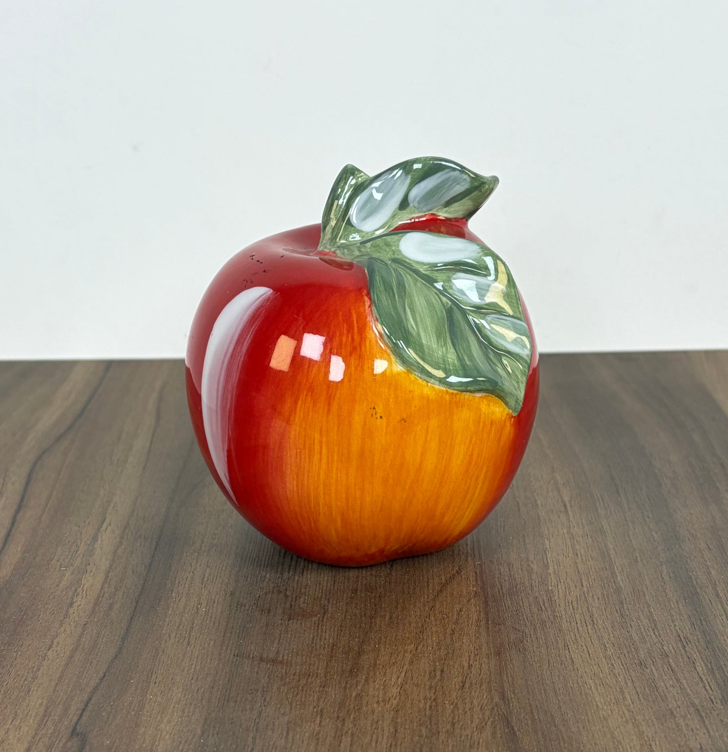 Figura Cerámica Manzana Roja