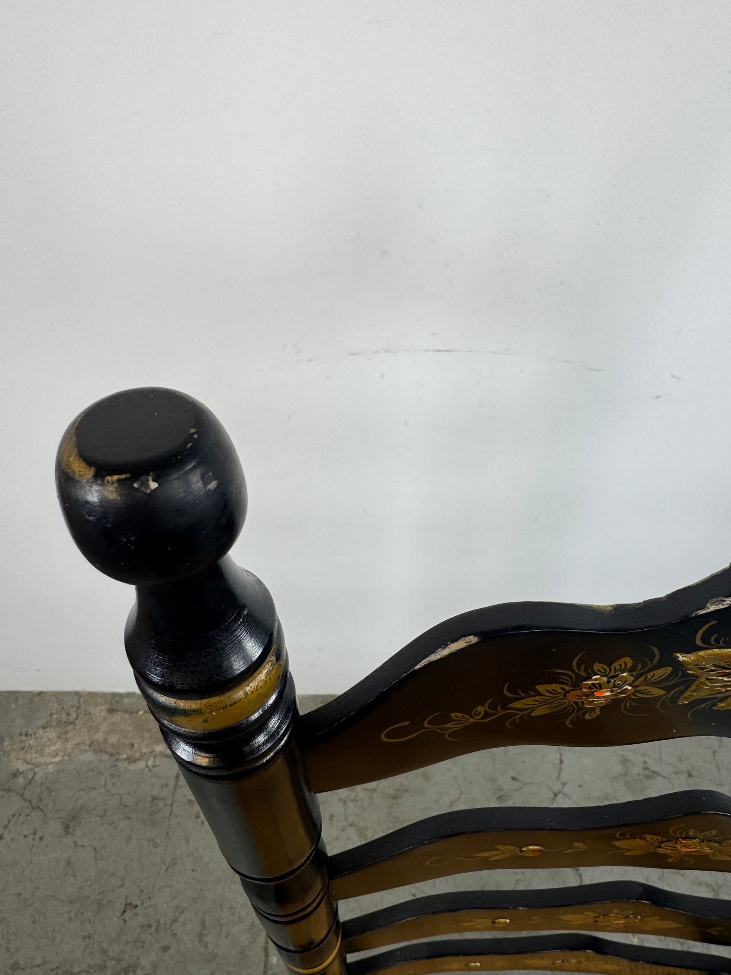 Silla Hitchcock, con respaldo de escalera, acabado e