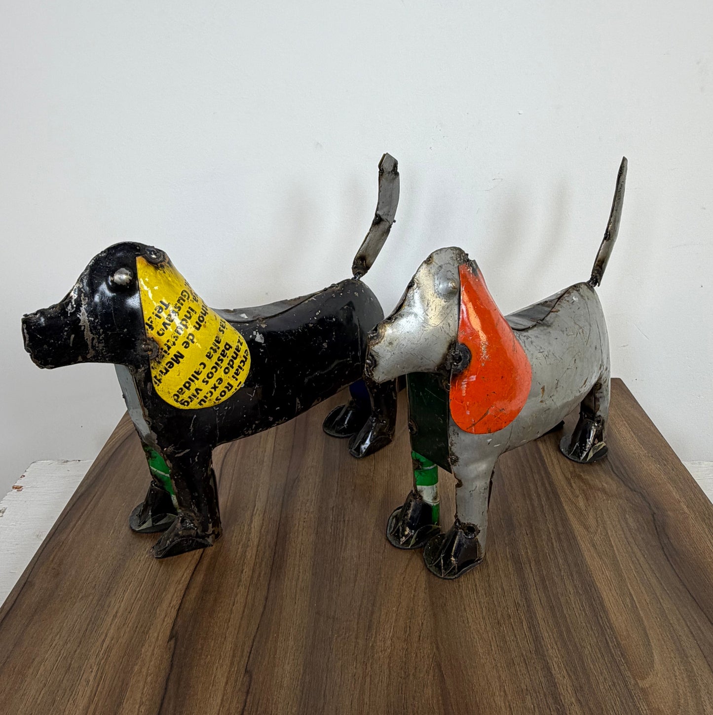 Esculturas de Perro en Metal Reciclado