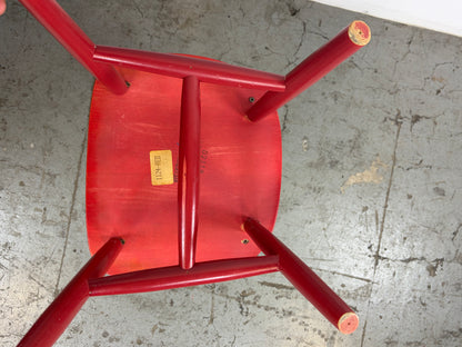 Silla infantil, color rojo de madera