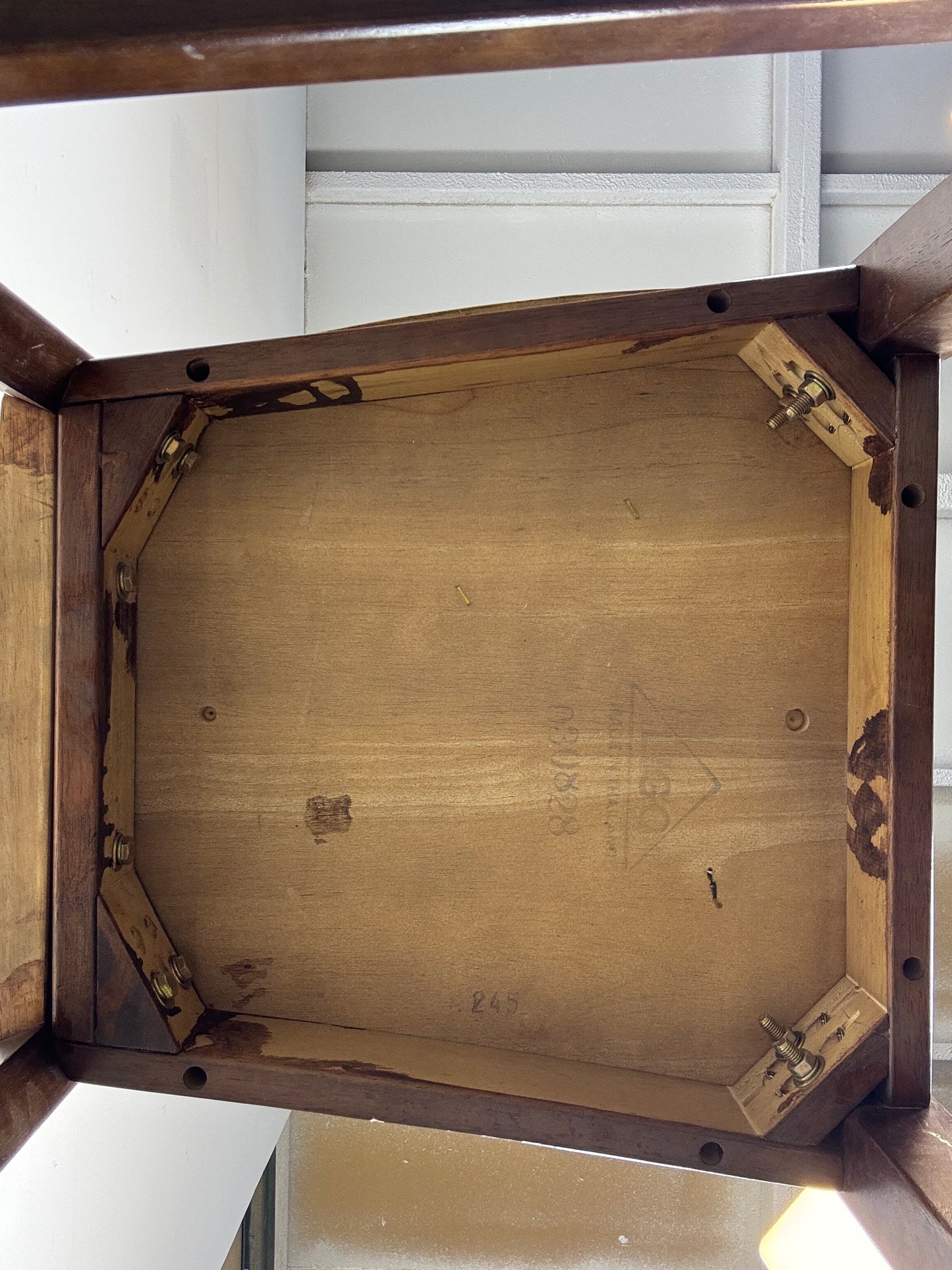 Silla de Madera con Respaldo Alto – x2