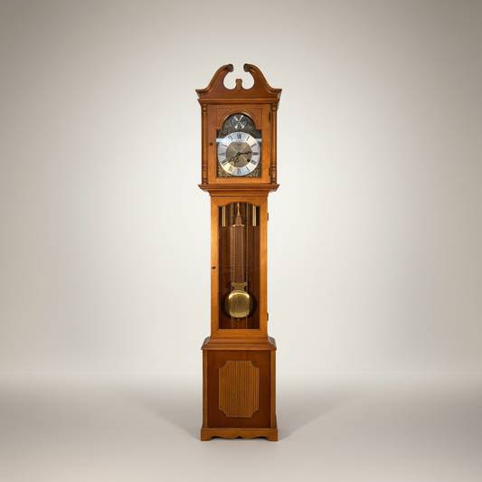 Reloj de pie de madera marca Riggeway estilo “Tempus – Go Vintage