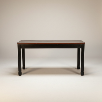 Banquita de madera con cubierta de color, café y base de madera pintada negro, detalles presenta Rayones, en la parte de arriba de la banqueta – Go Vintage