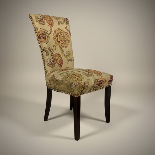 Silla Adelaide de Pier 1 imports con tapicería floral estilo Jacobeo, cojín está con manchas y desgastado – Go Vintage
