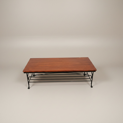 Mesa de centro estilo industrial con una superficie de – Go Vintage