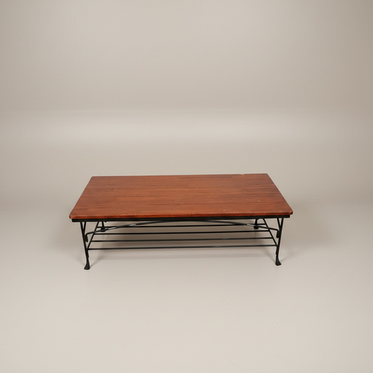 Mesa de centro estilo industrial con una superficie de – Go Vintage