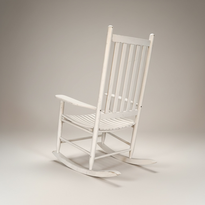 Mecedora clásica de madera maciza color blanca – Go Vintage